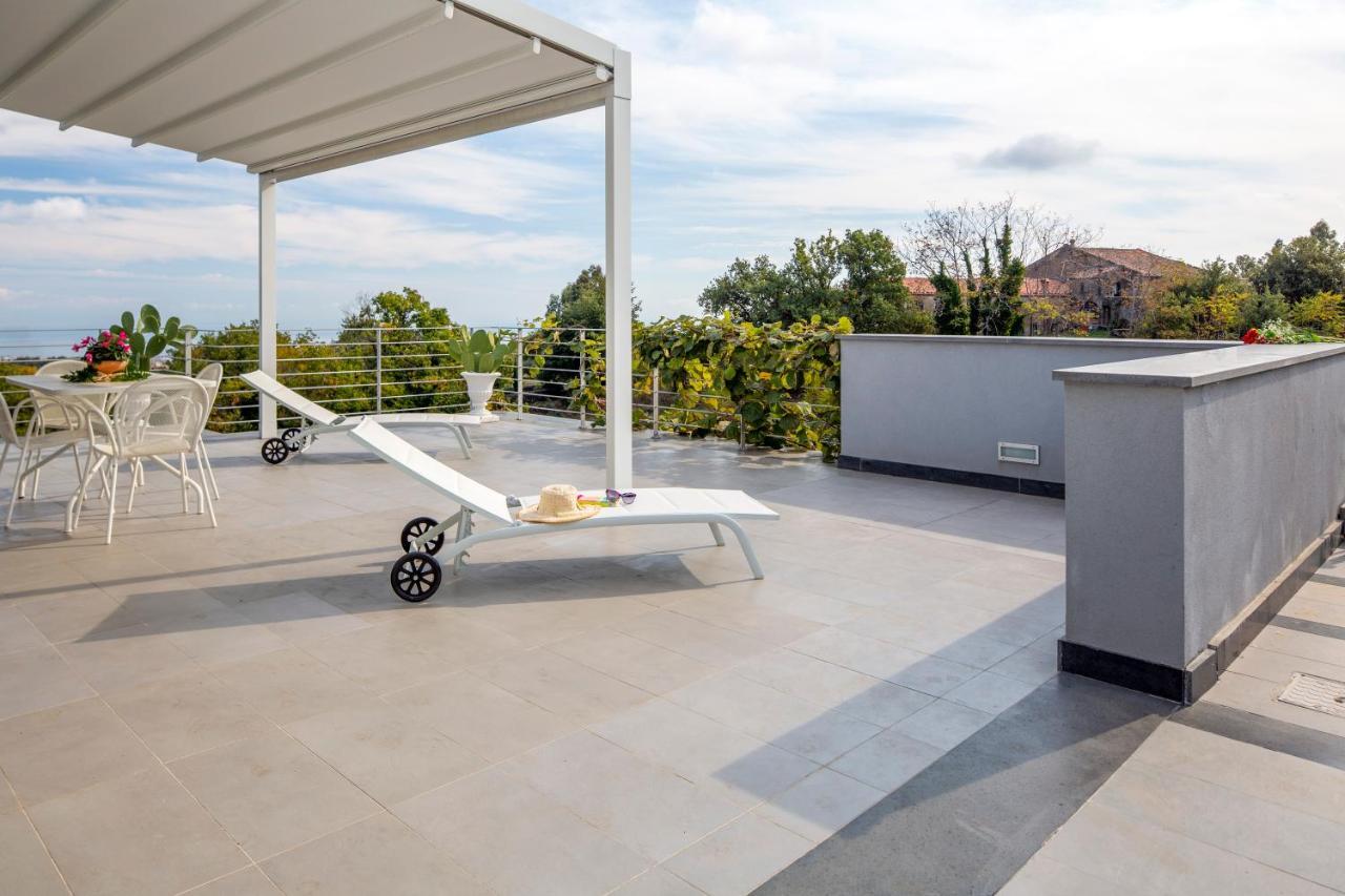 Design Villa In Piedimonte Etneo Buitenkant foto